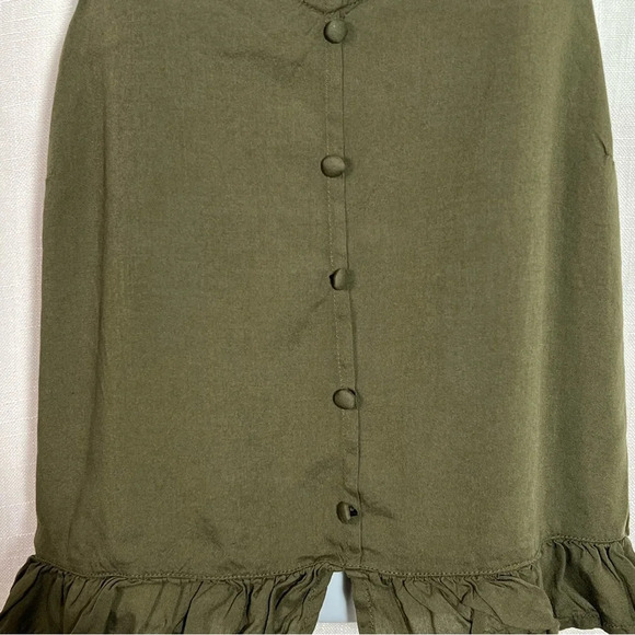 Abound Solid Button Front Loose Simple Ruffle Hem Summer Cami Top Size Medium - Picture 4 of 6